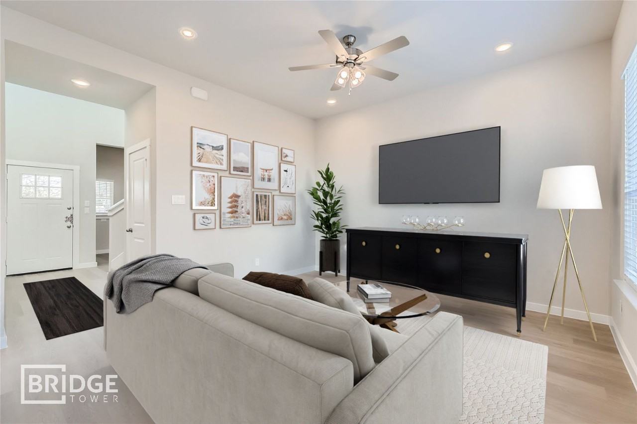 3101 Witt Rd - Photo 3 of 10