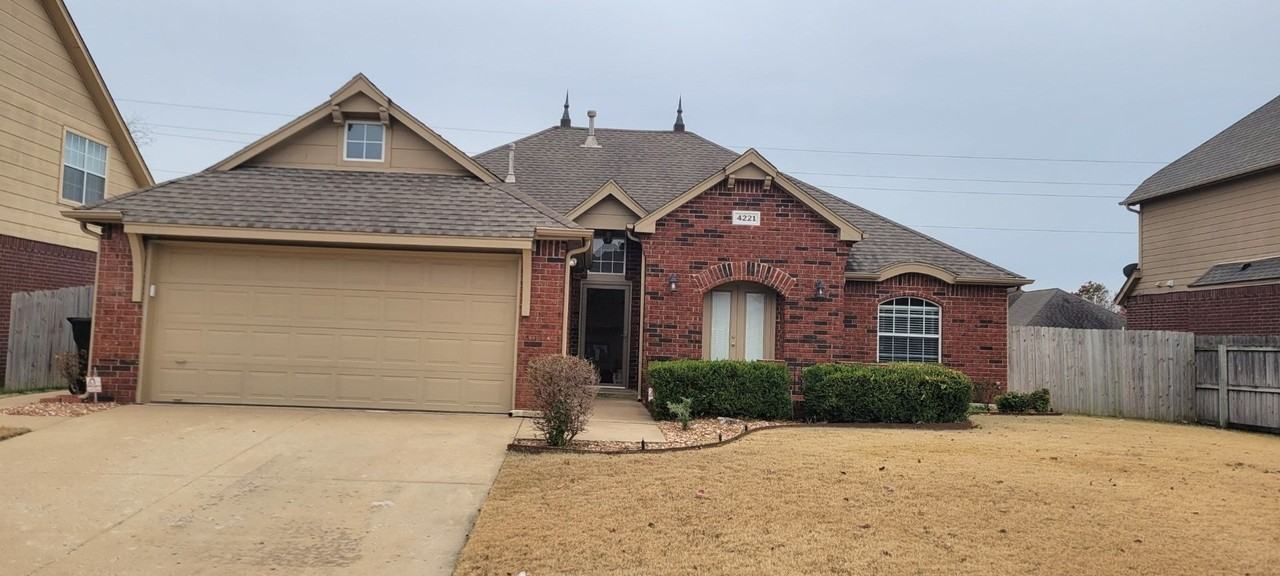 4221 W Greeley St - Photo 2 of 22