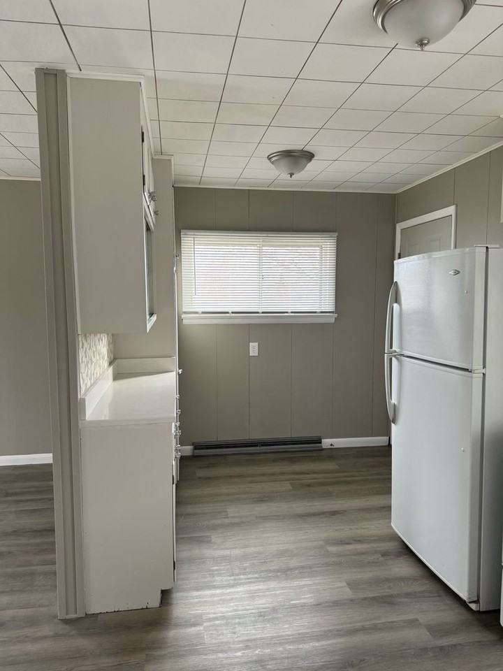 1007 Russell St - Photo 3 of 7