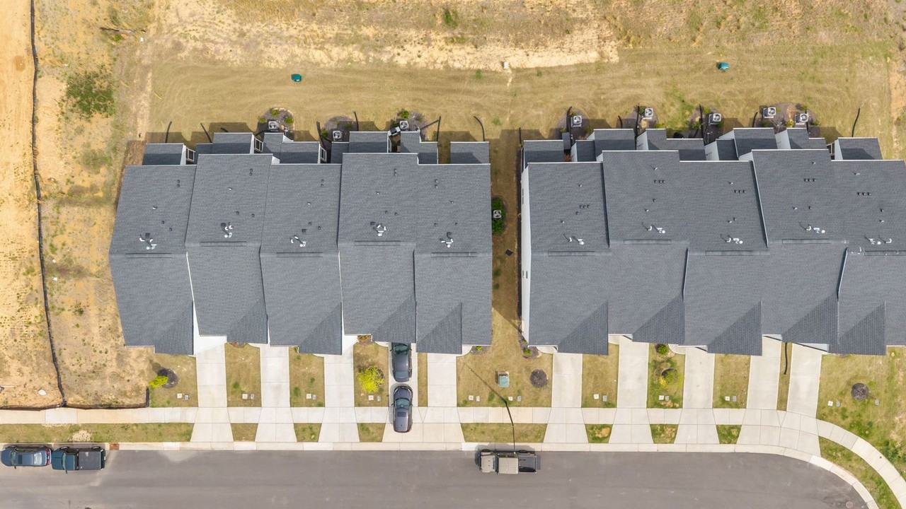 2010 Titanium Rock Rd - Photo 5 of 44