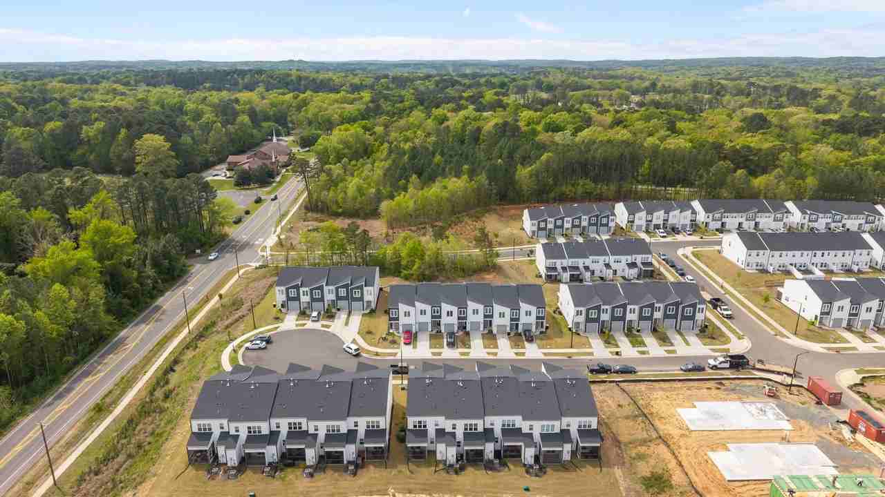 2010 Titanium Rock Rd - Photo 7 of 44