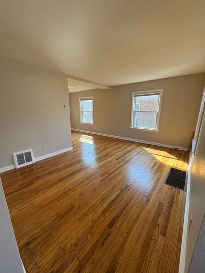 2215/2217 Hecker Ave - Photo 2 of 9