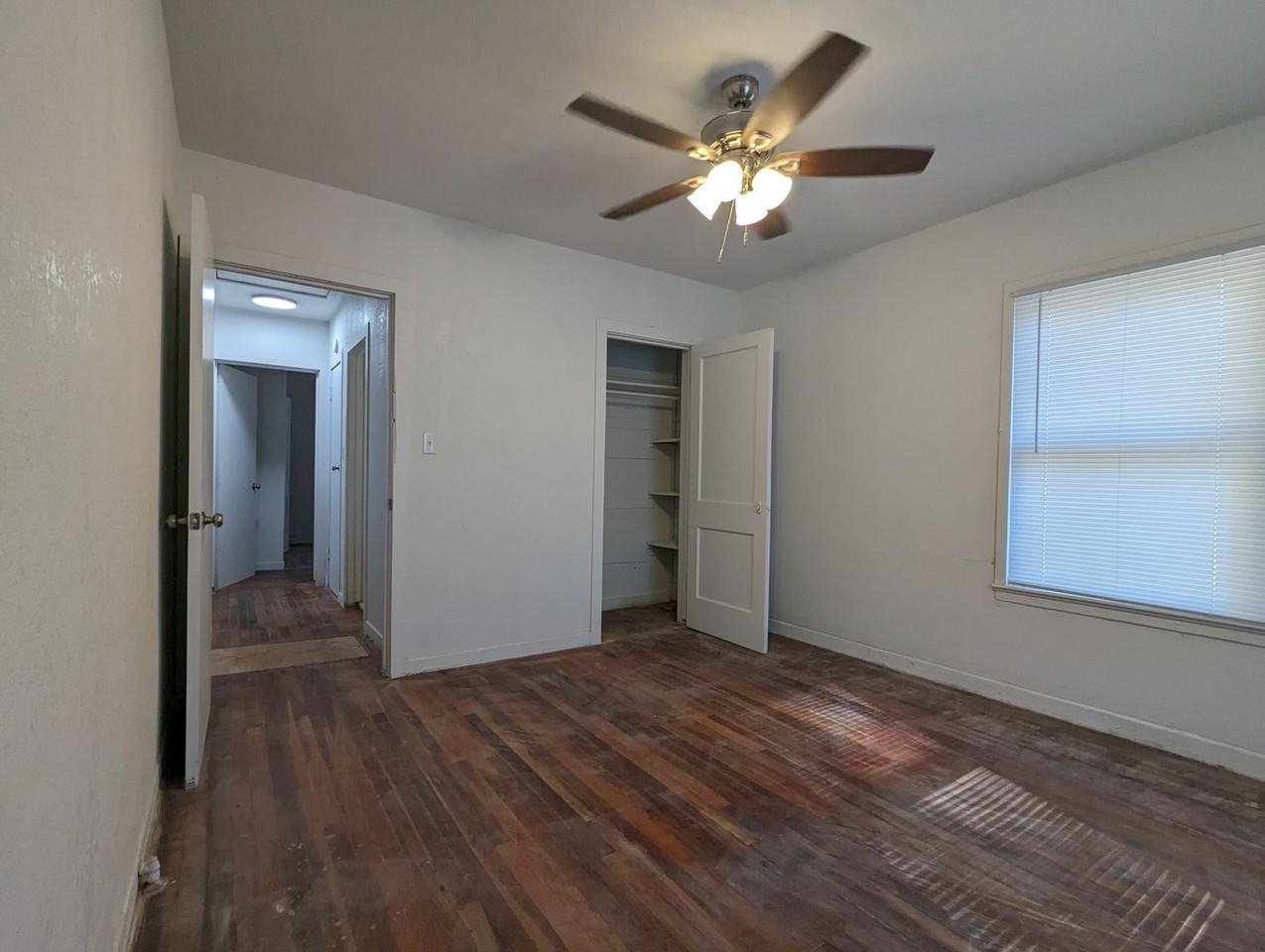 2403 Division Ave - Photo 2 of 8