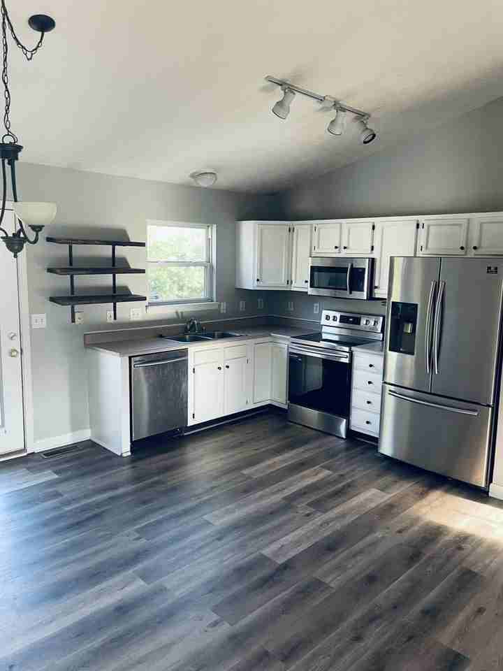 3070 Cattail Cove Ln - Photo 5 of 19