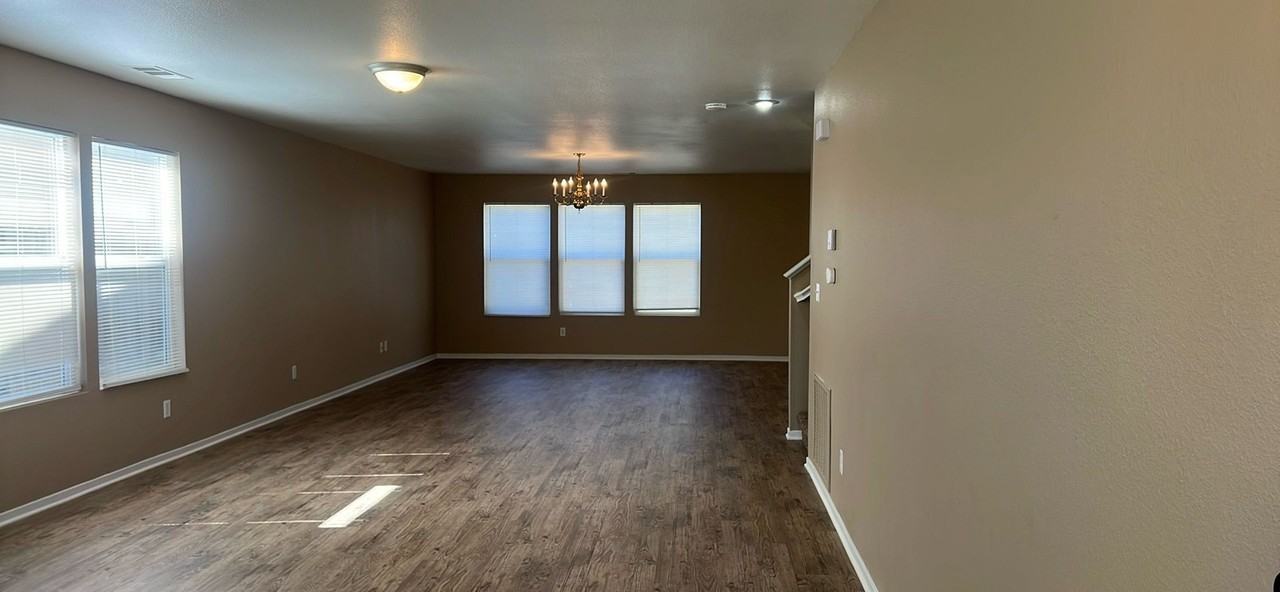 1133 Pinnacle Dr - Photo 3 of 14