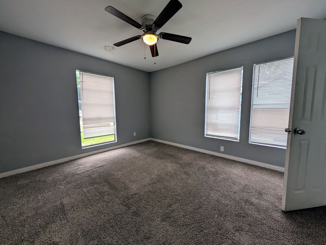 1805 W 24th St - Photo 6 of 7