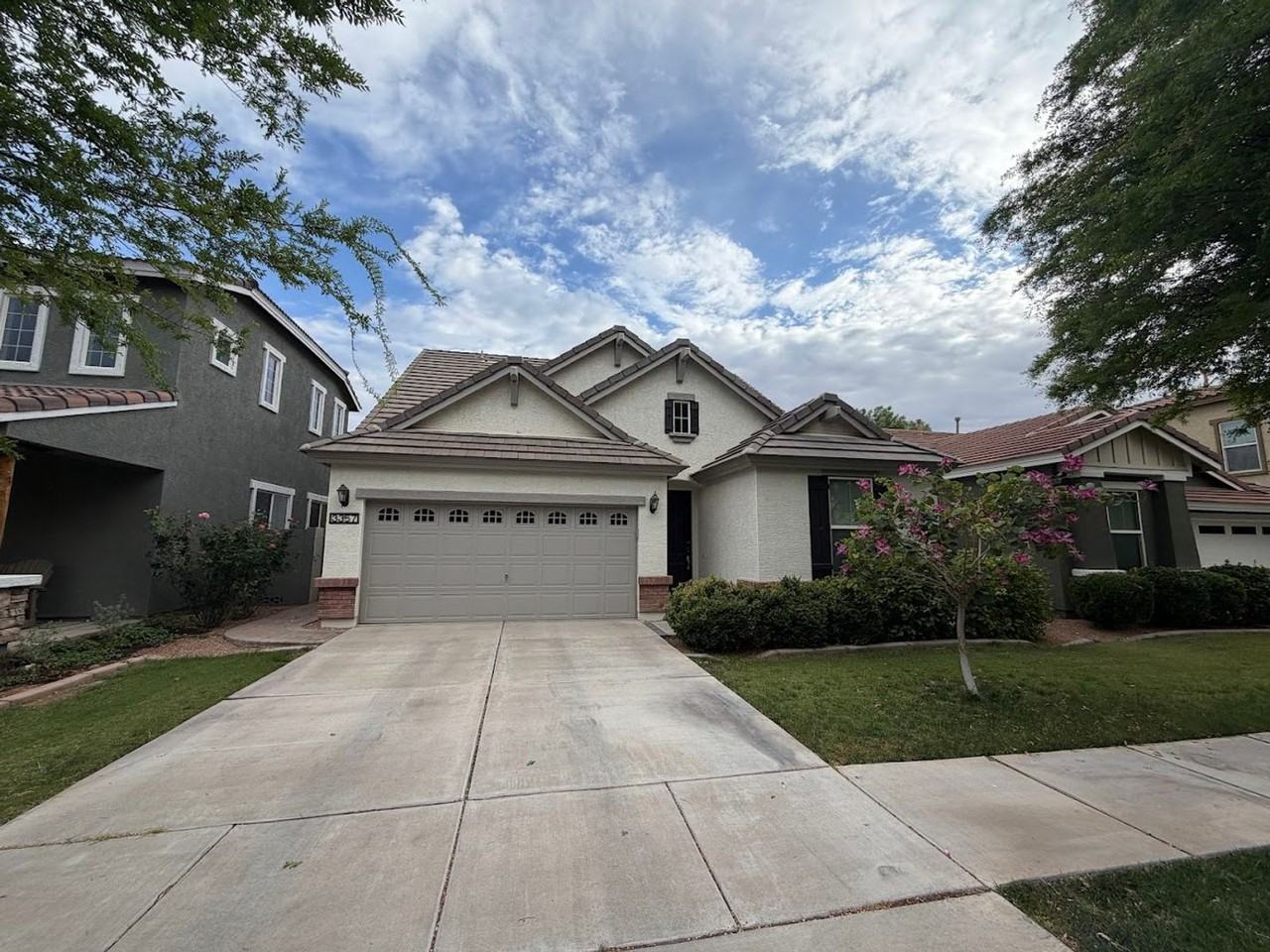 3357 E Cheyenne St - Photo 2 of 20