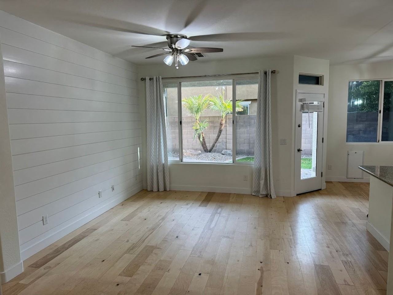 3357 E Cheyenne St - Photo 4 of 20