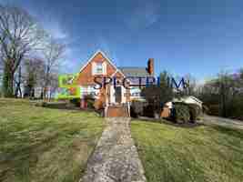 featured image of 1148 Lake Dr