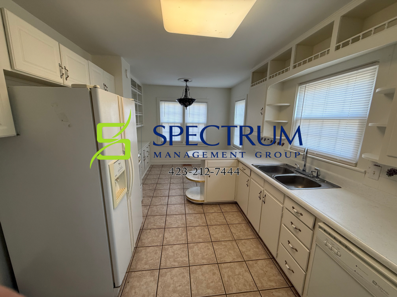 1148 Lake Dr - Photo 6 of 32