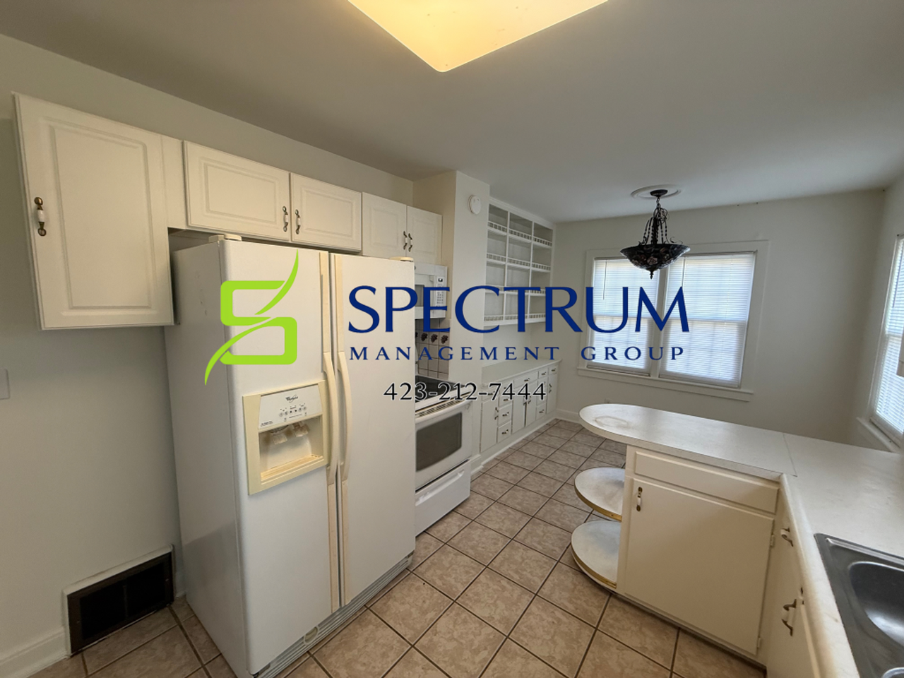 1148 Lake Dr - Photo 7 of 32