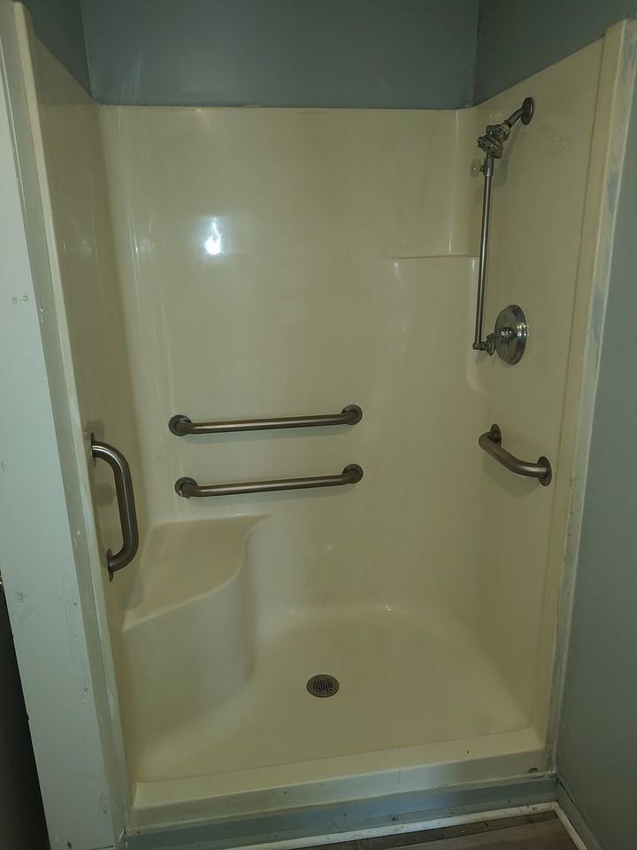 511 W 2nd St - Photo 2 of 9