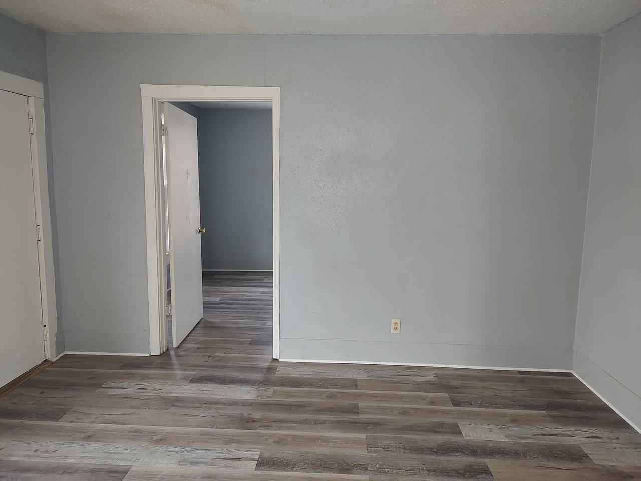 511 W 2nd St - Photo 6 of 9