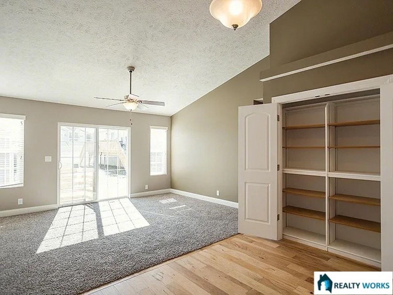 3143 King Ridge Blvd - Photo 4 of 28