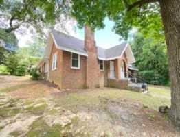 featured image of 19 Hollywood Ct