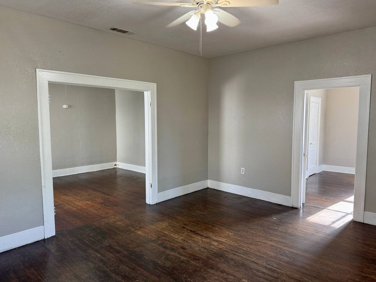 1916 7th St - Photo 6 of 28