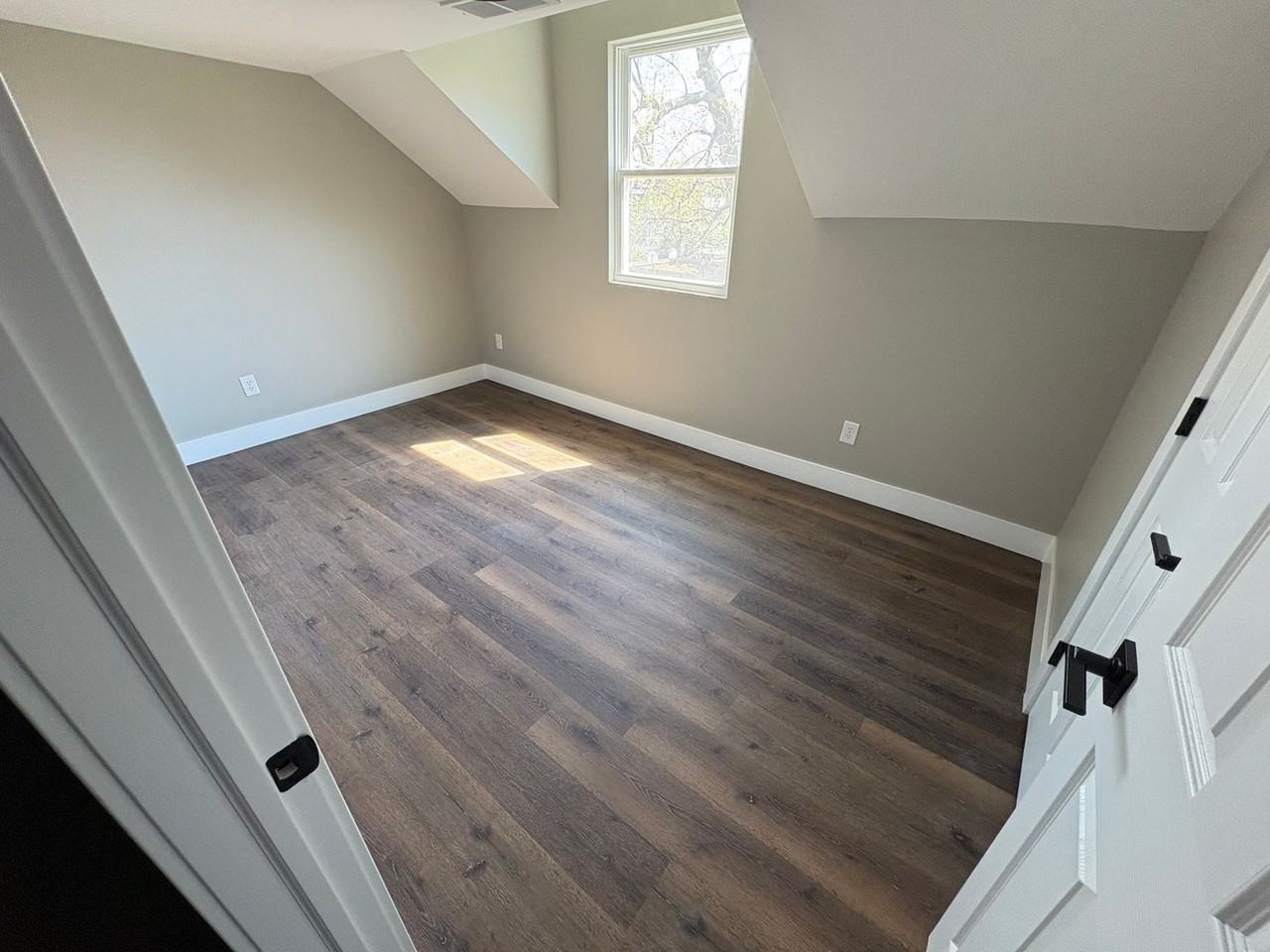 668 Wager St - Photo 7 of 10