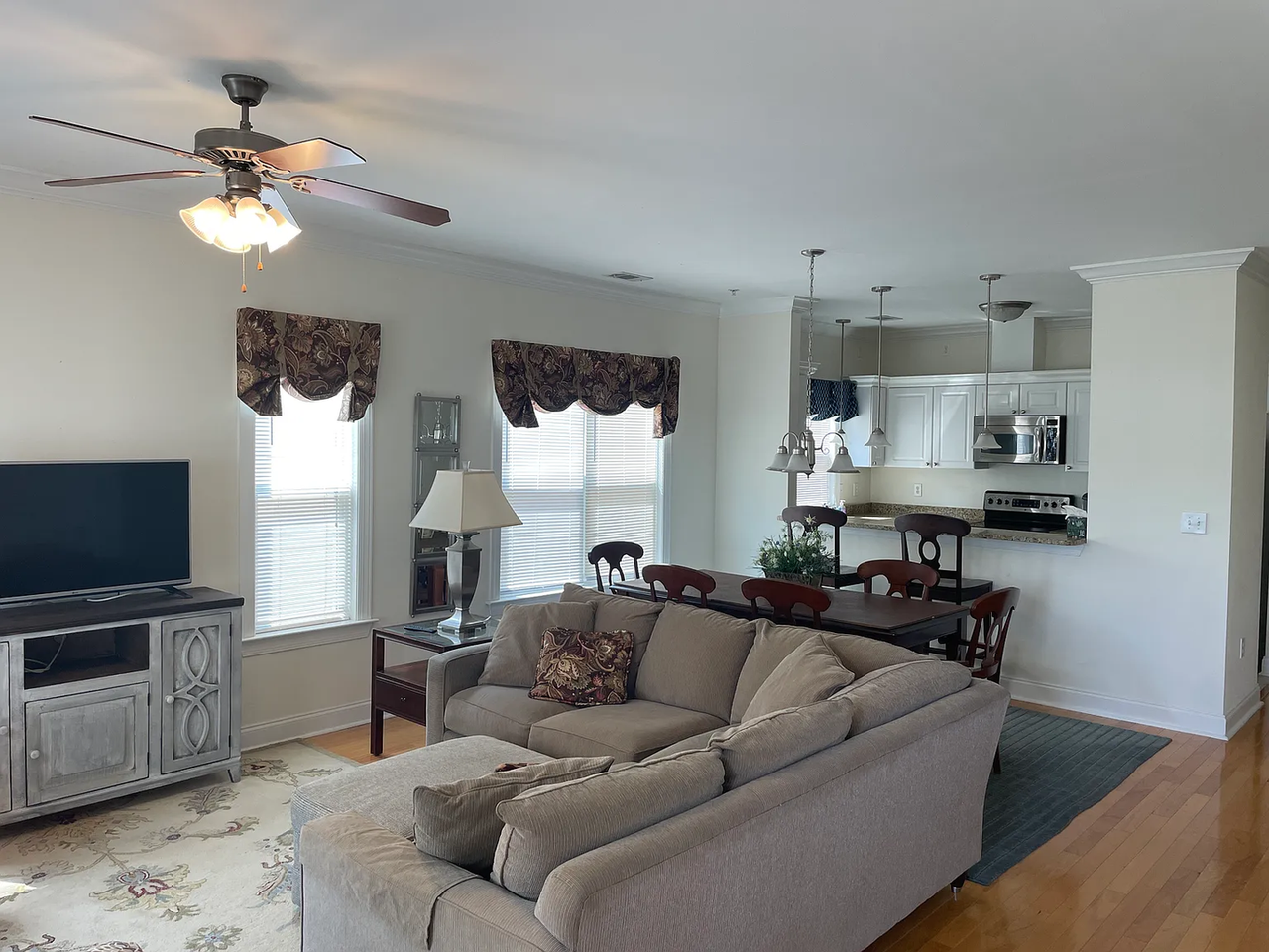 243 Landing Dr - Photo 2 of 20