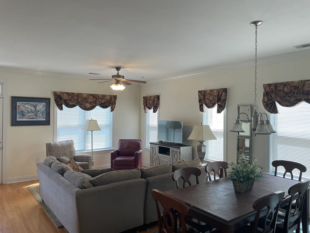 243 Landing Dr - Photo 5 of 20