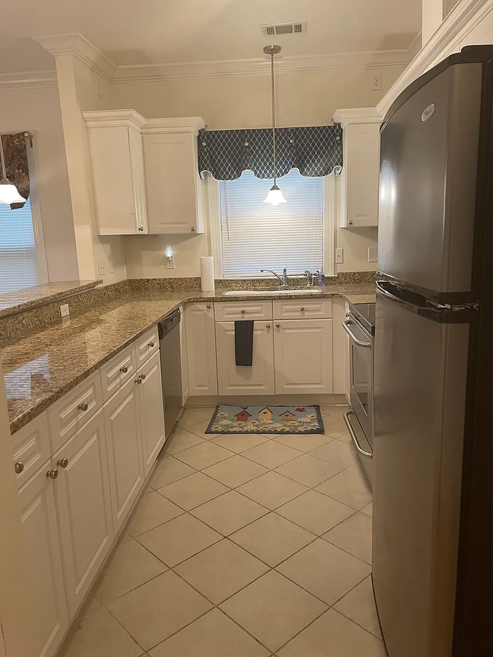 243 Landing Dr - Photo 6 of 20