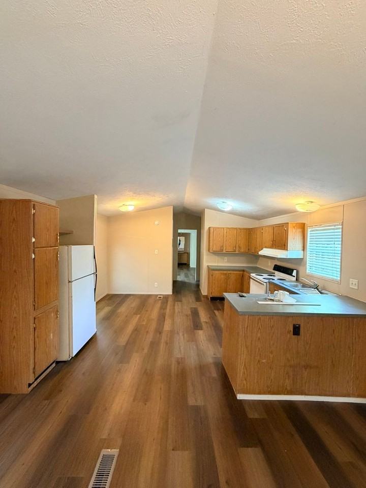 5231 Clover Ln - Photo 3 of 12