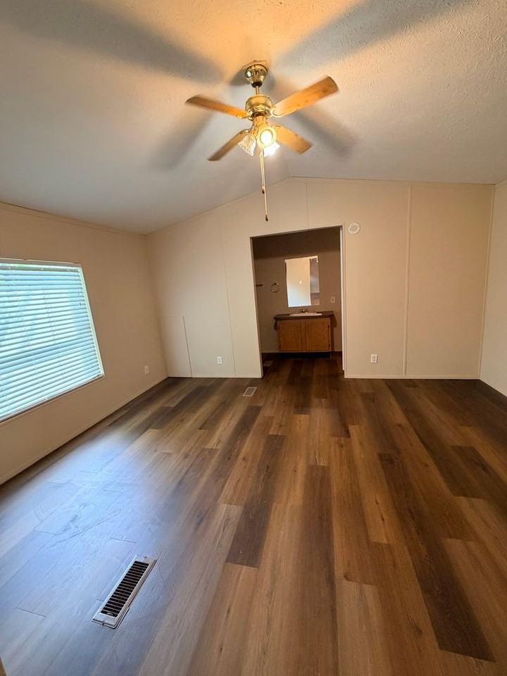 5231 Clover Ln - Photo 5 of 12