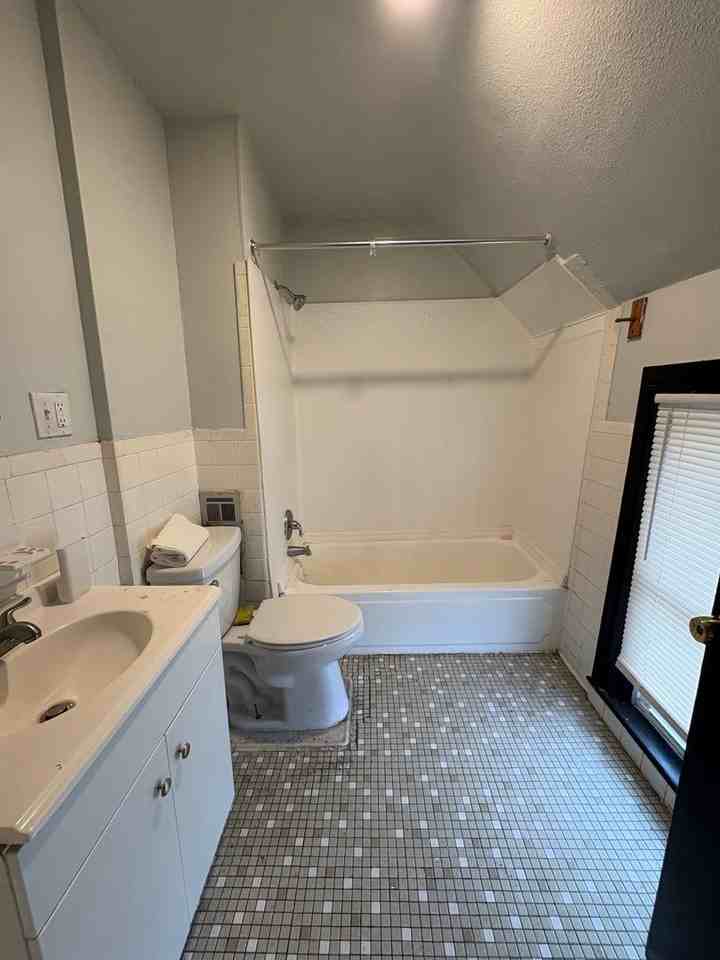 629 Jay St - Photo 5 of 8