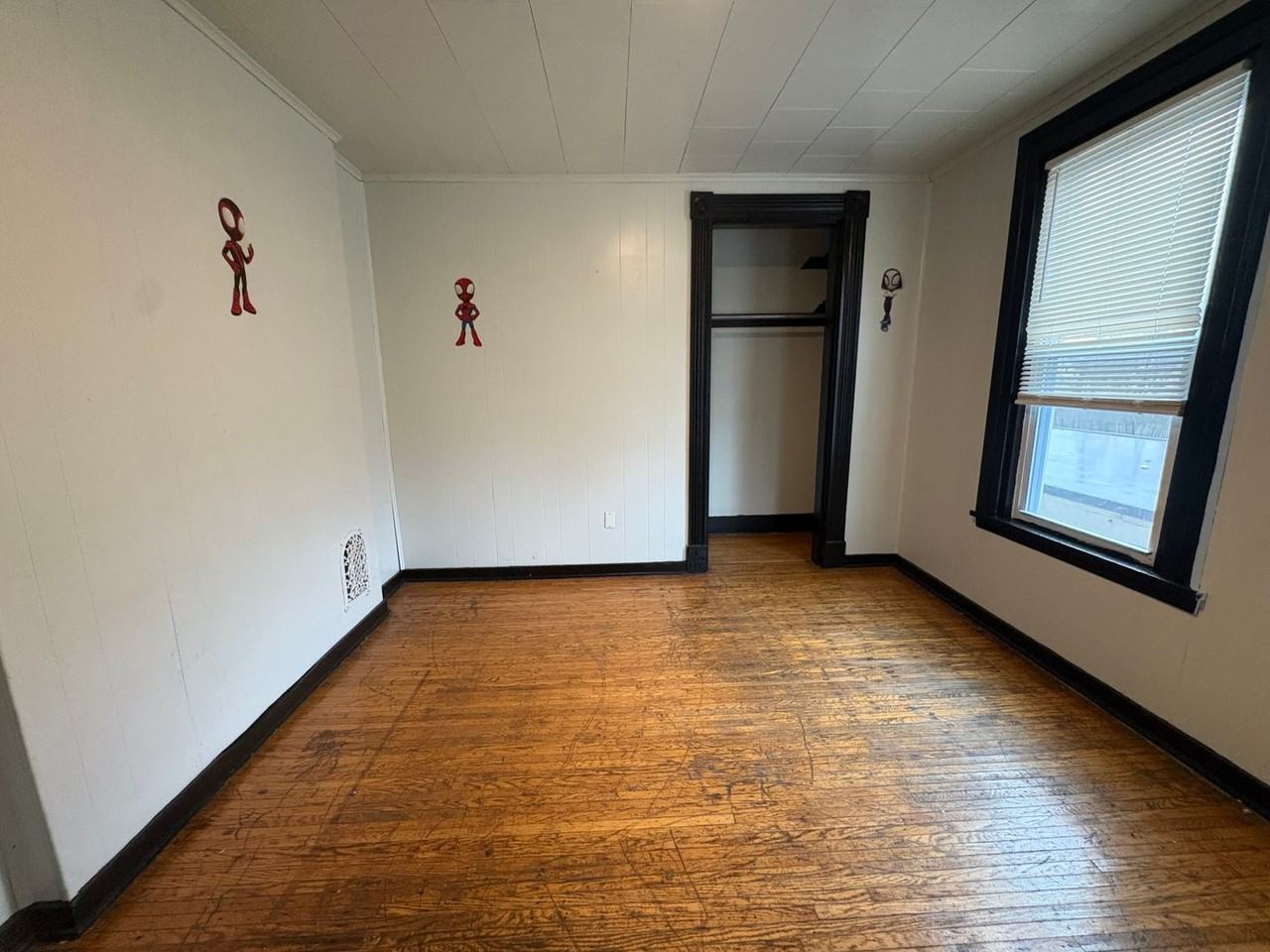 629 Jay St - Photo 7 of 8