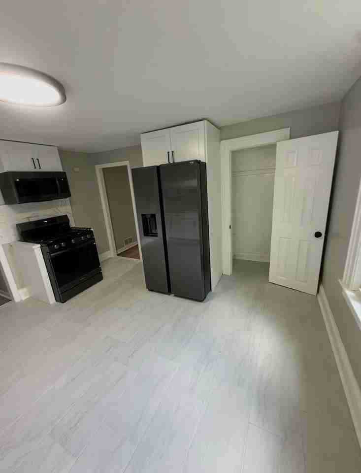 34 S Main St - Photo 2 of 10