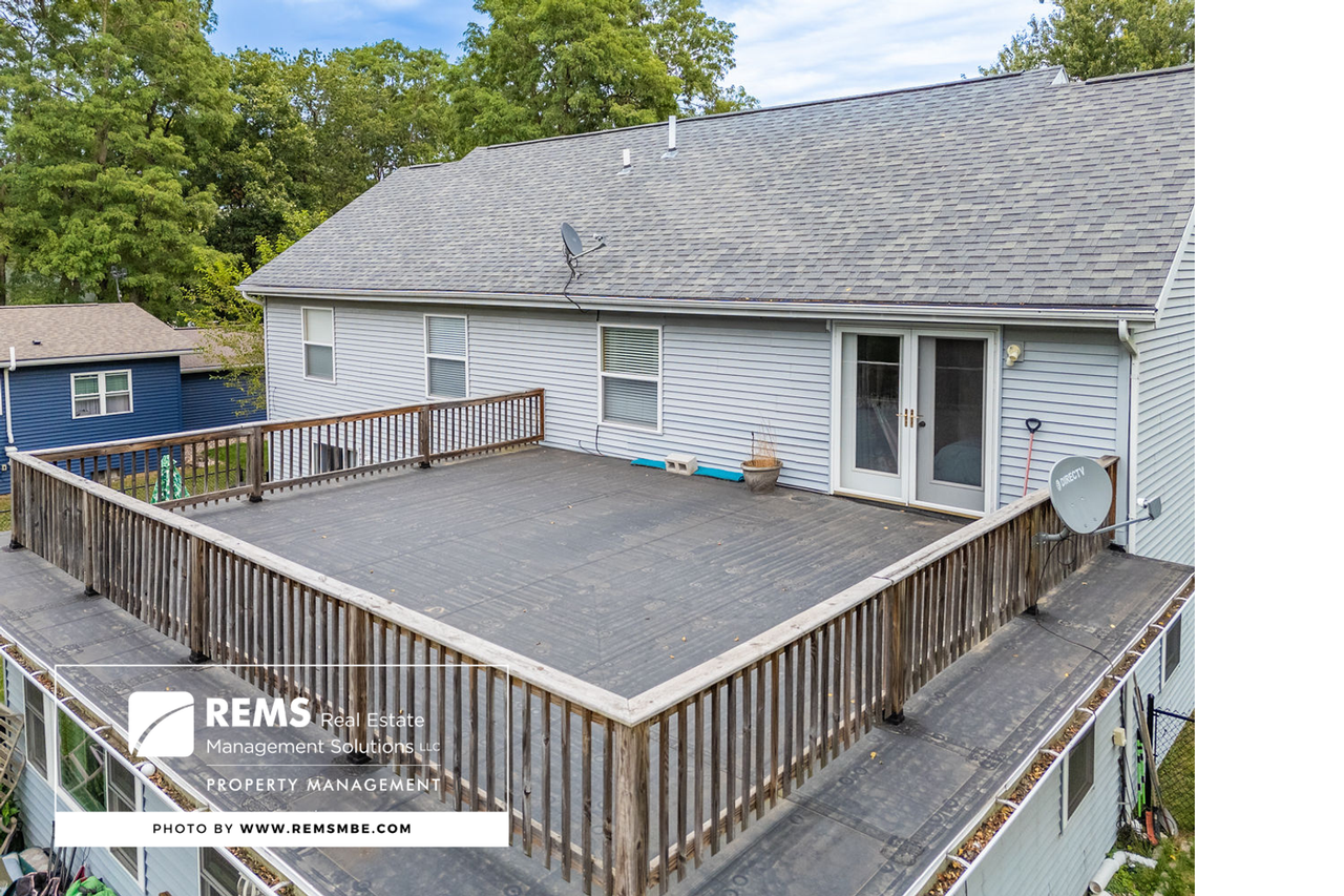 815 Island Ct #1 - Photo 4 of 40