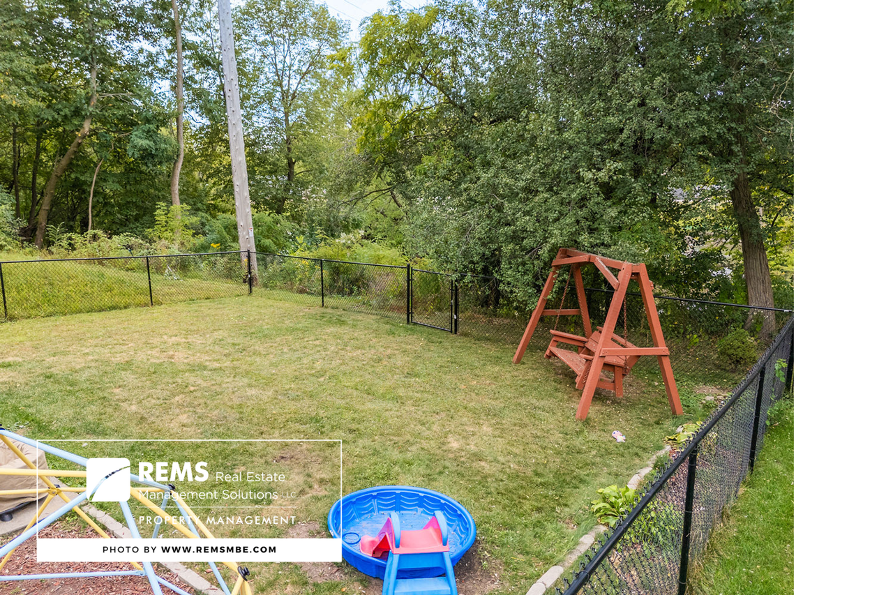 815 Island Ct #1 - Photo 5 of 40