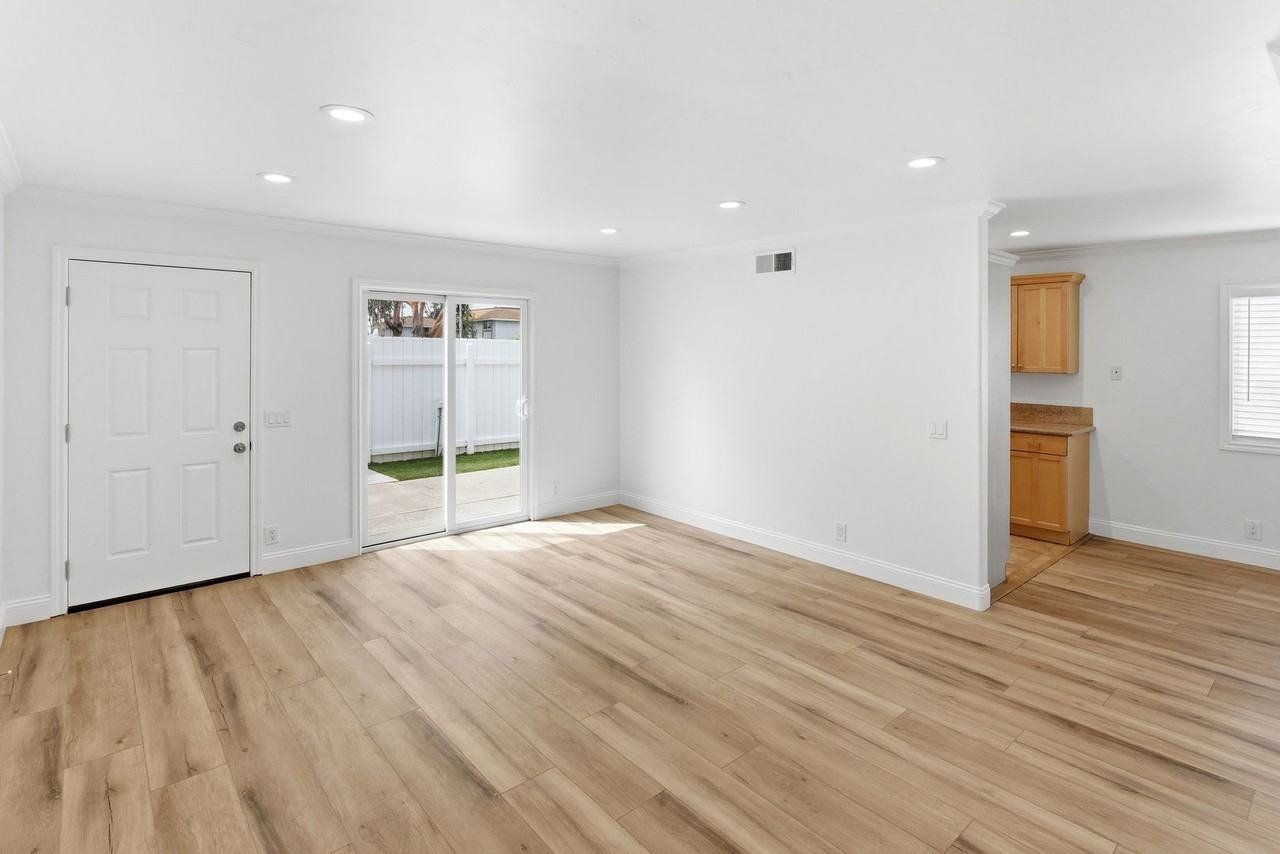 9582 Pettswood Dr - Photo 6 of 29