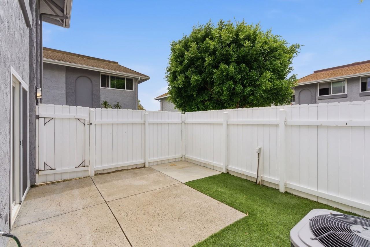 9582 Pettswood Dr - Photo 7 of 29