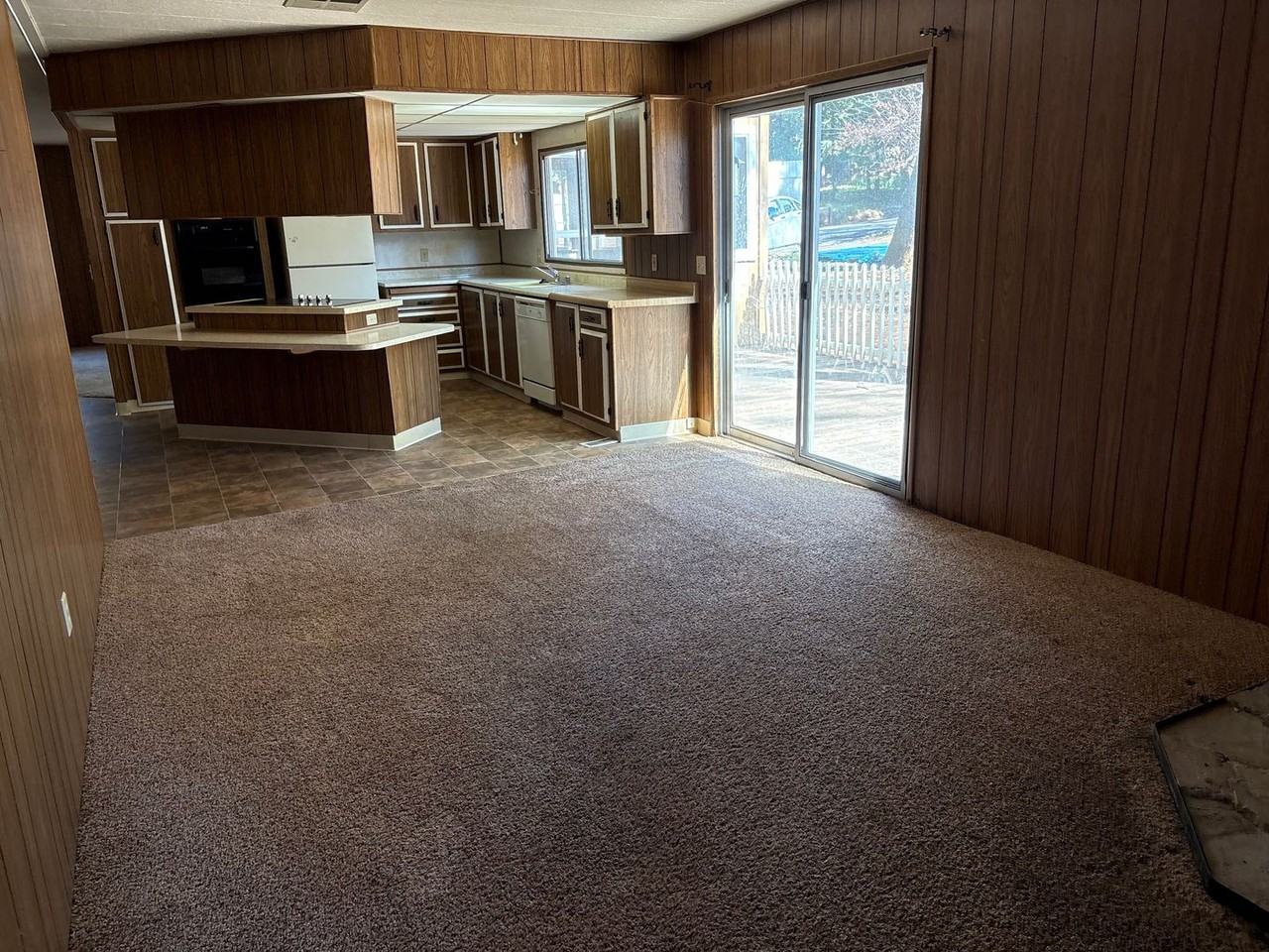 6218 Leicester Dr - Photo 2 of 8