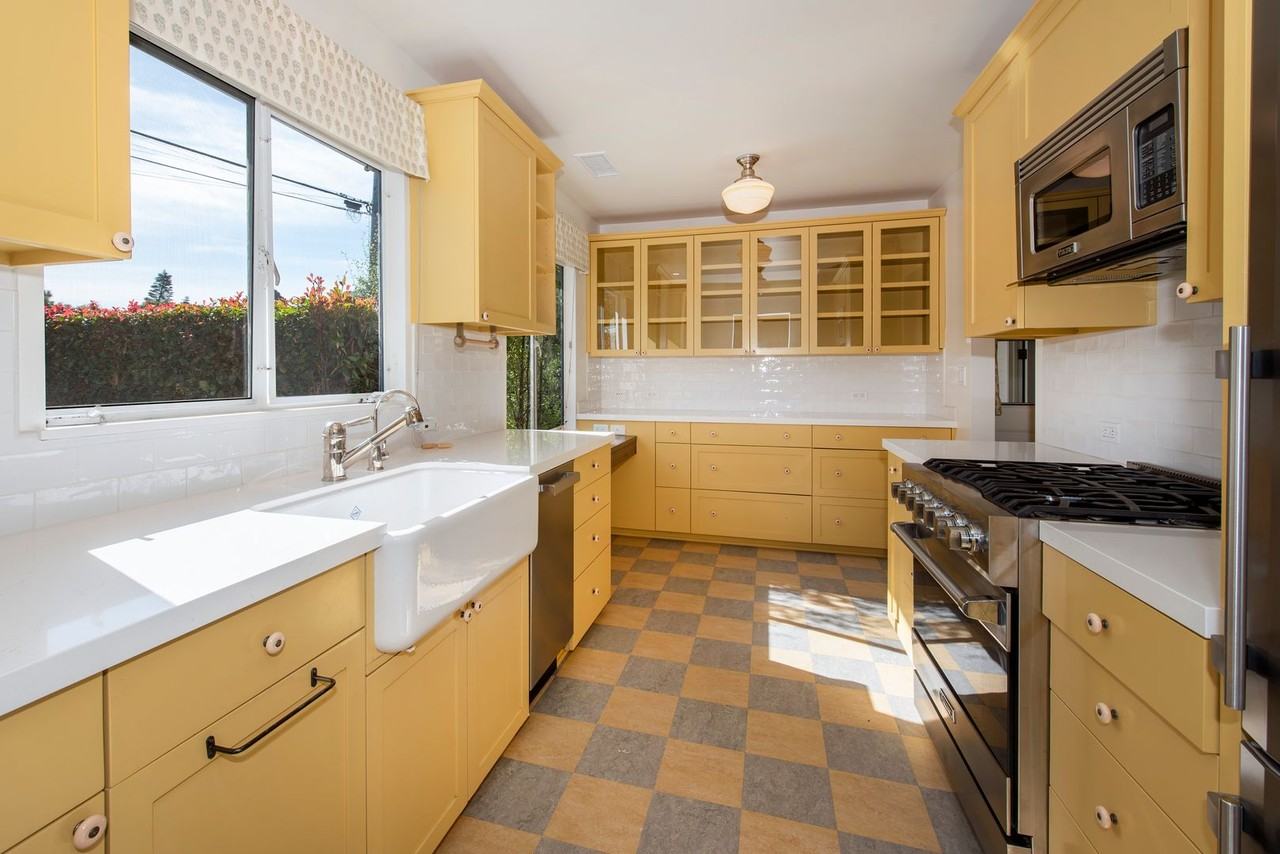 341 Mohawk Rd - Photo 5 of 18