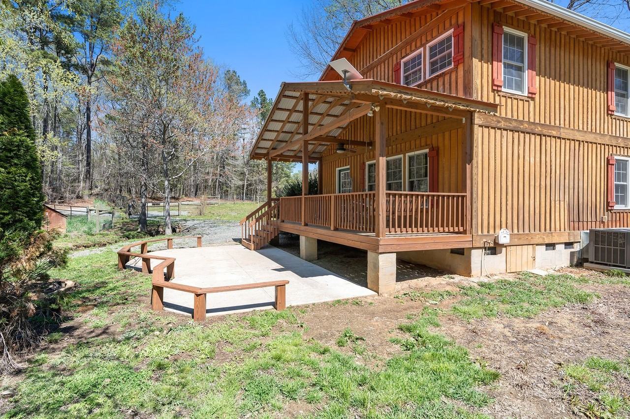 35 Hedgecock Farm - Photo 2 of 27