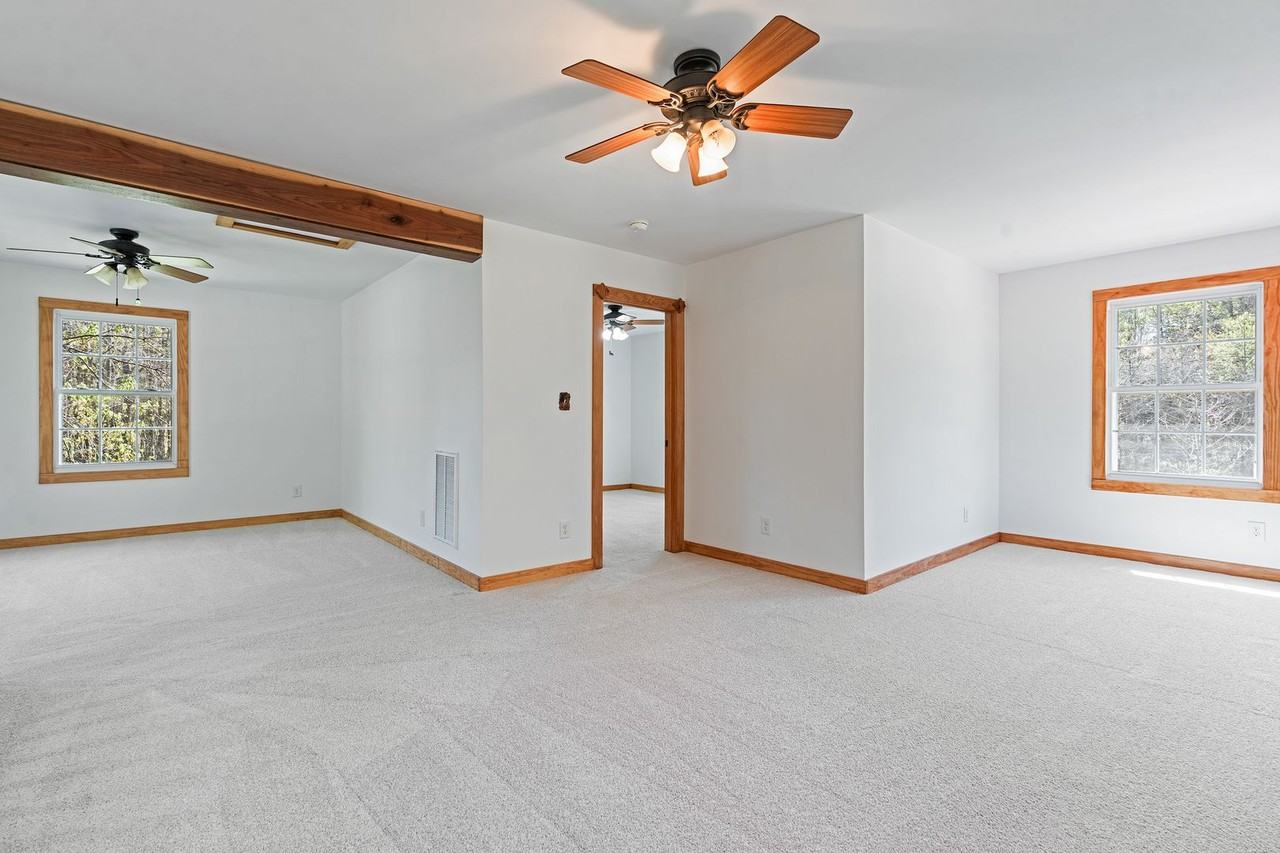 35 Hedgecock Farm - Photo 7 of 27