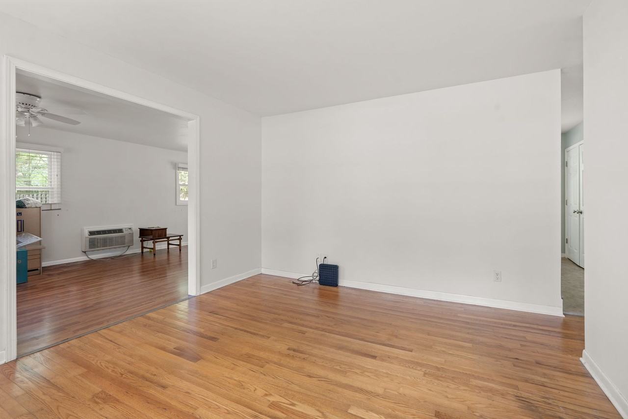 8907 Rollingwood Rd - Photo 5 of 25