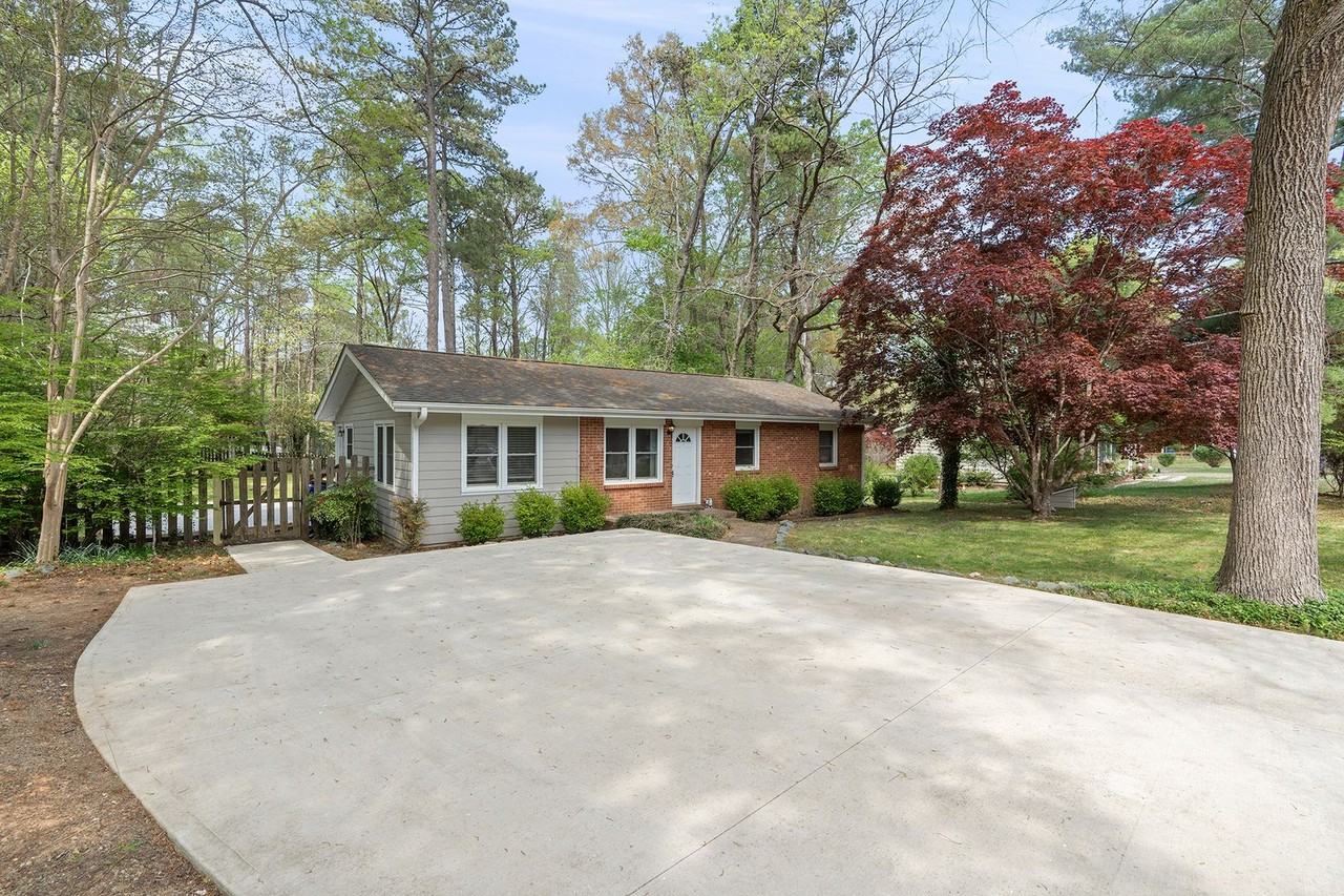 8907 Rollingwood Rd - Photo 7 of 25