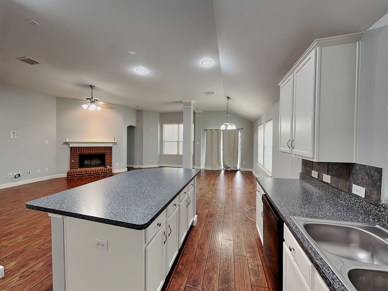 5920 Paloma Blanca Dr - Photo 4 of 16