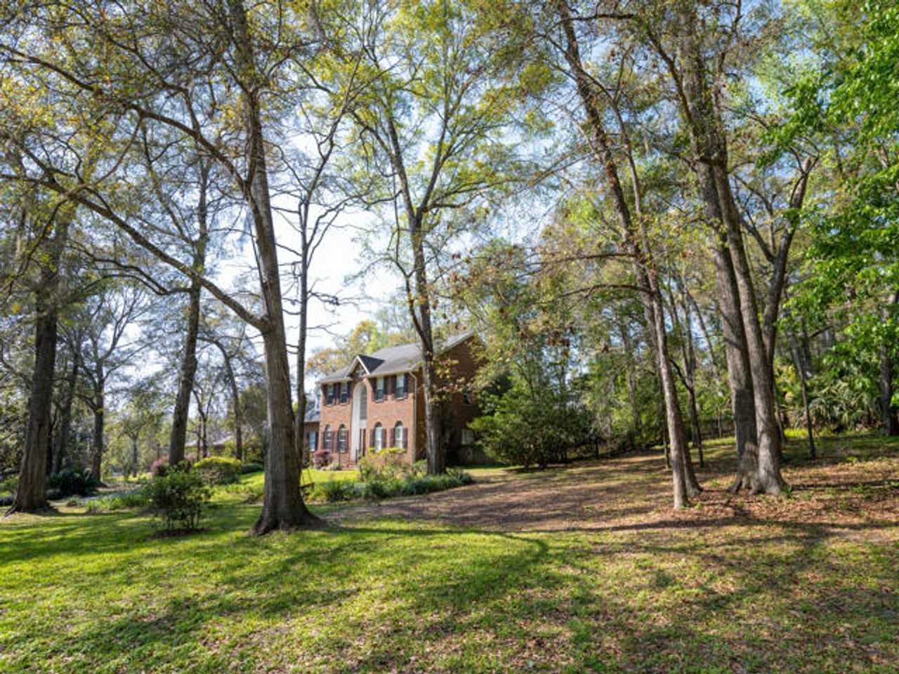 491 Frank Shaw Rd - Photo 2 of 48