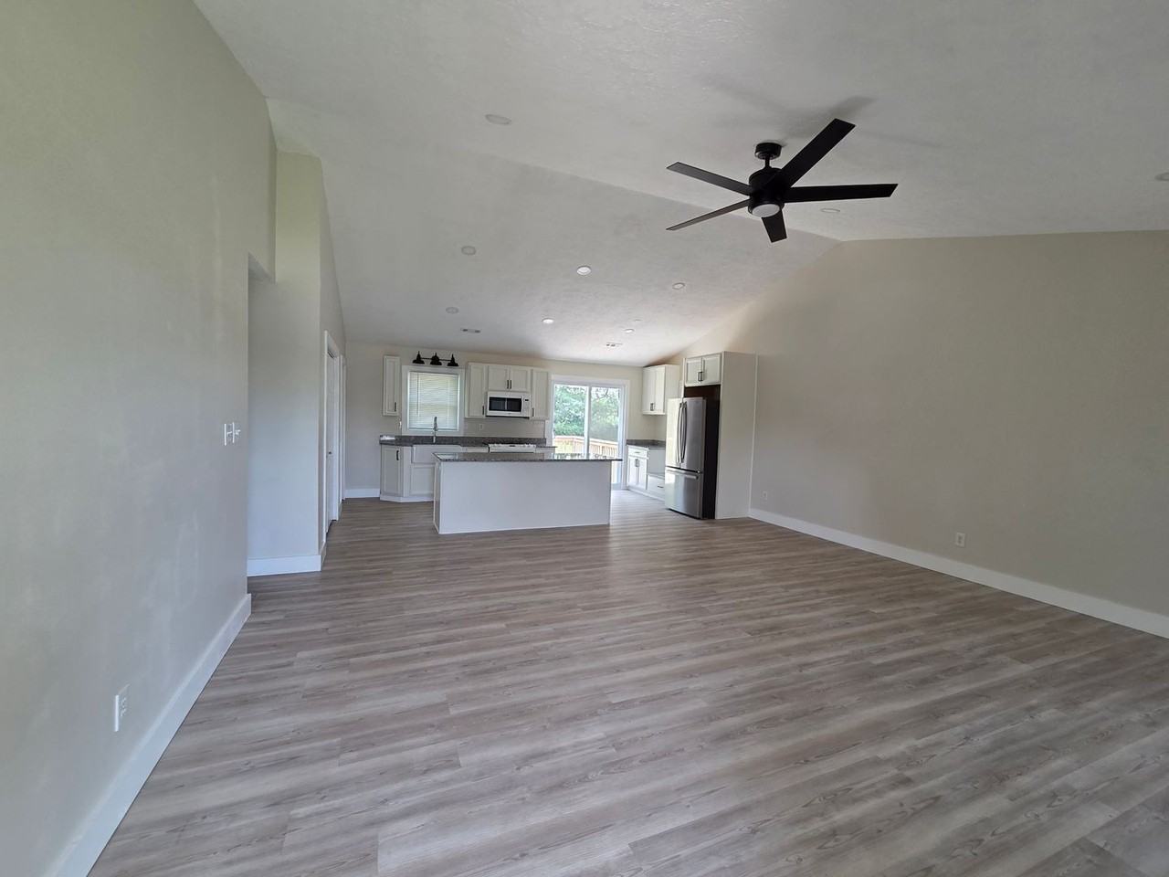 501 Bent Oak Ct - Photo 3 of 15