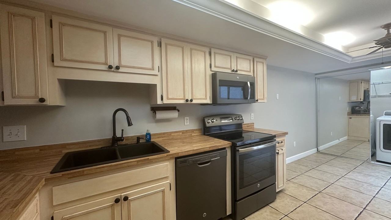 1532 N Carolwood Blvd - Photo 6 of 50