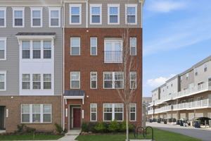 featured image of 10501 John Glenn St