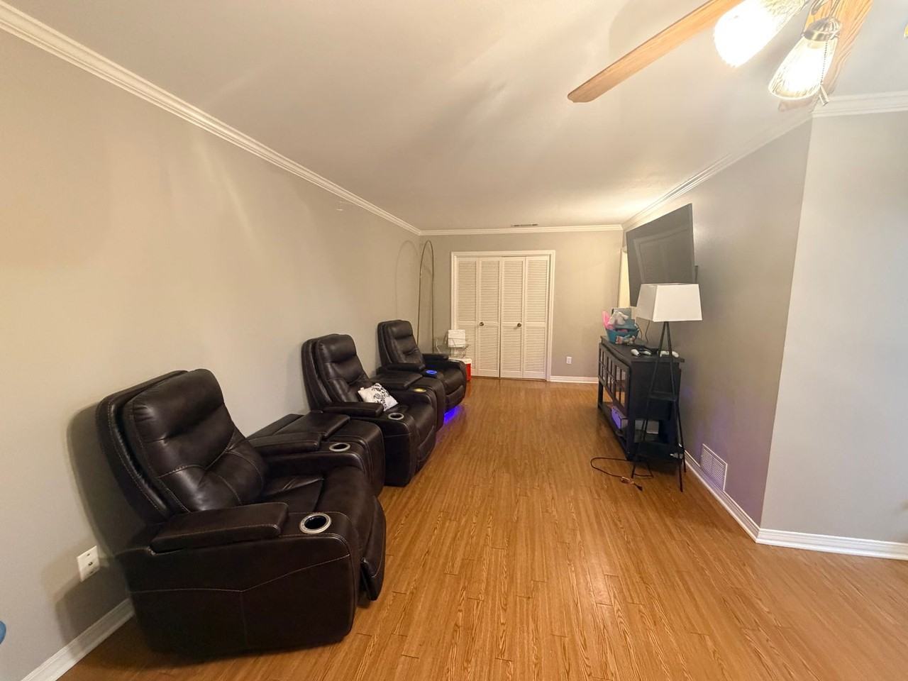 10014 Artesia Dr - Photo 5 of 12