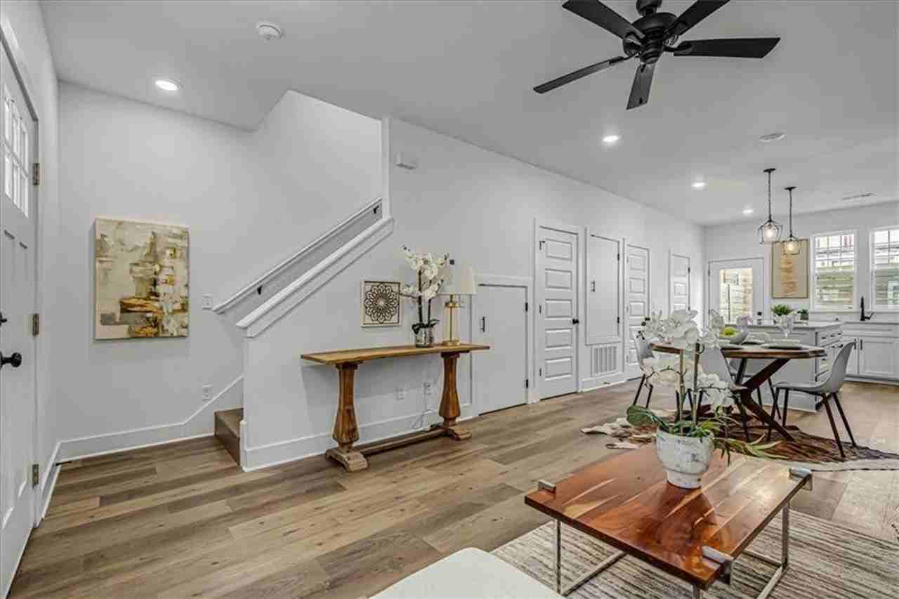 769 S Washington Ave - Photo 7 of 27