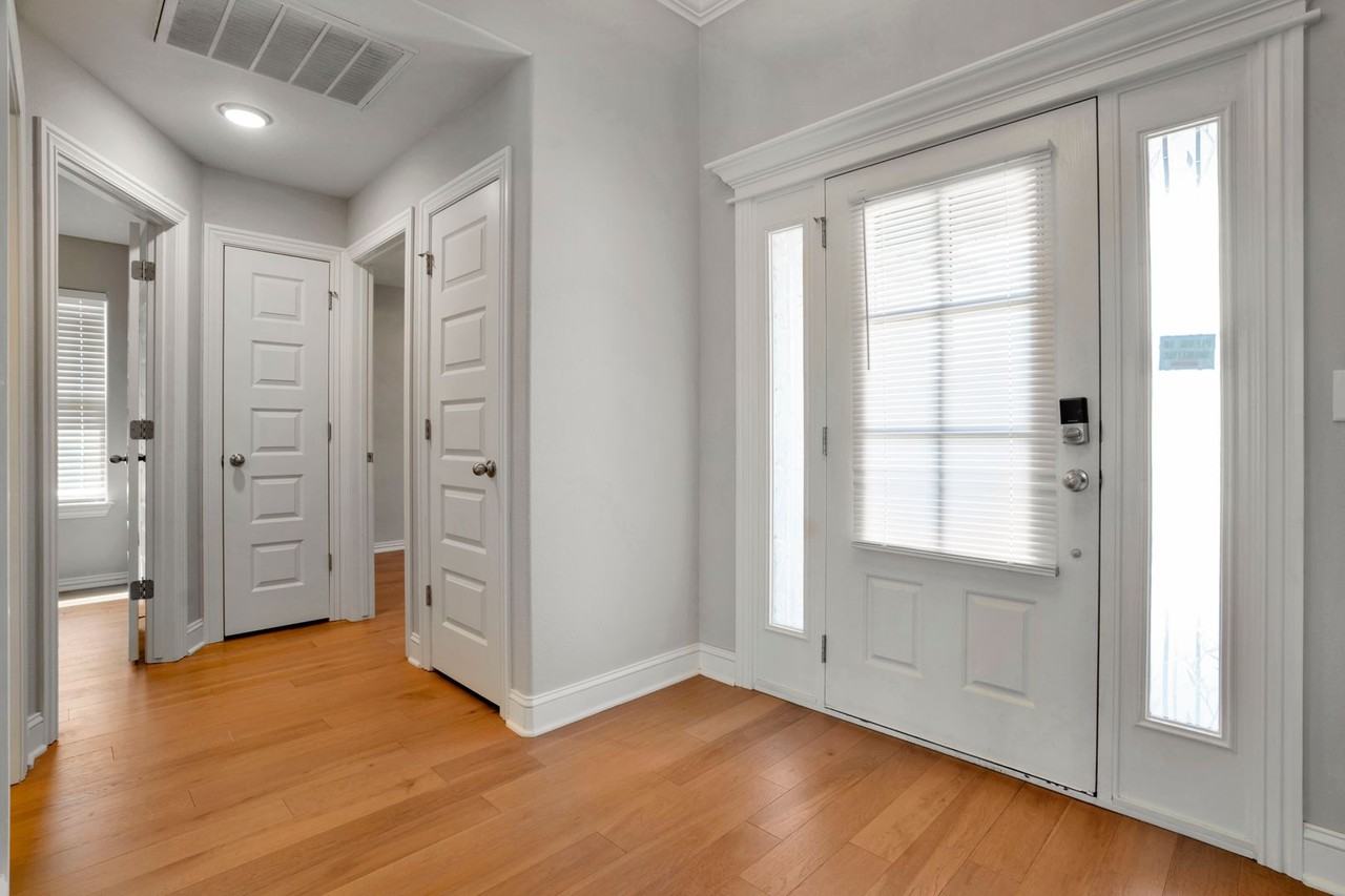 1634 S Borden St - Photo 3 of 20