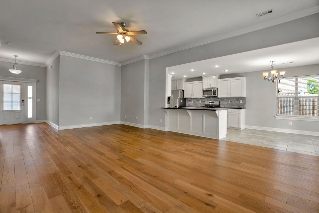 1634 S Borden St - Photo 6 of 20