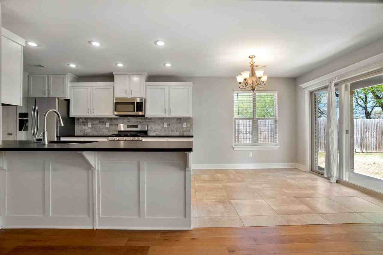 1634 S Borden St - Photo 7 of 20