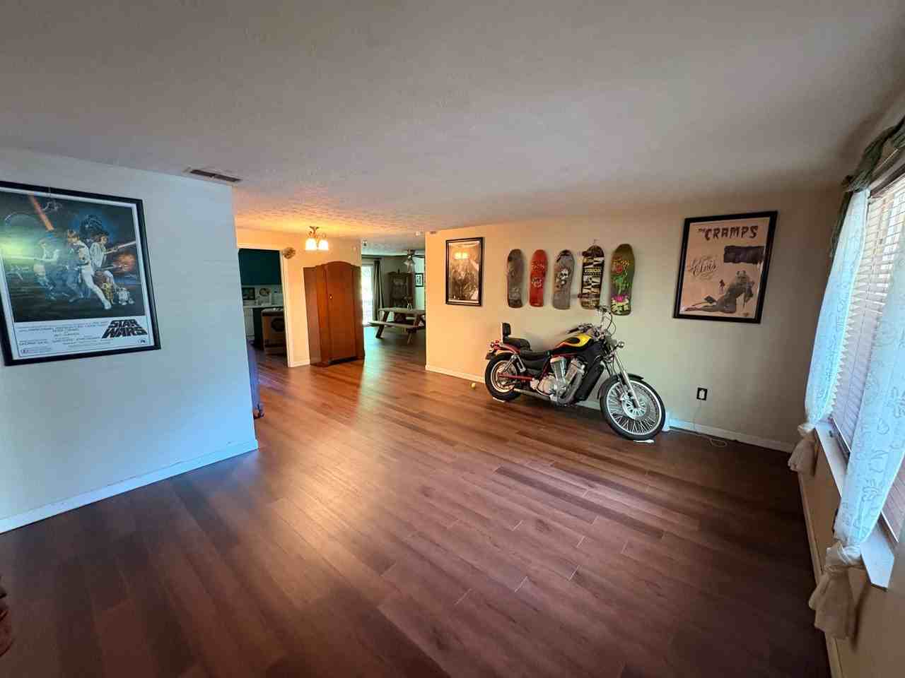 200 Richard Way - Photo 2 of 15